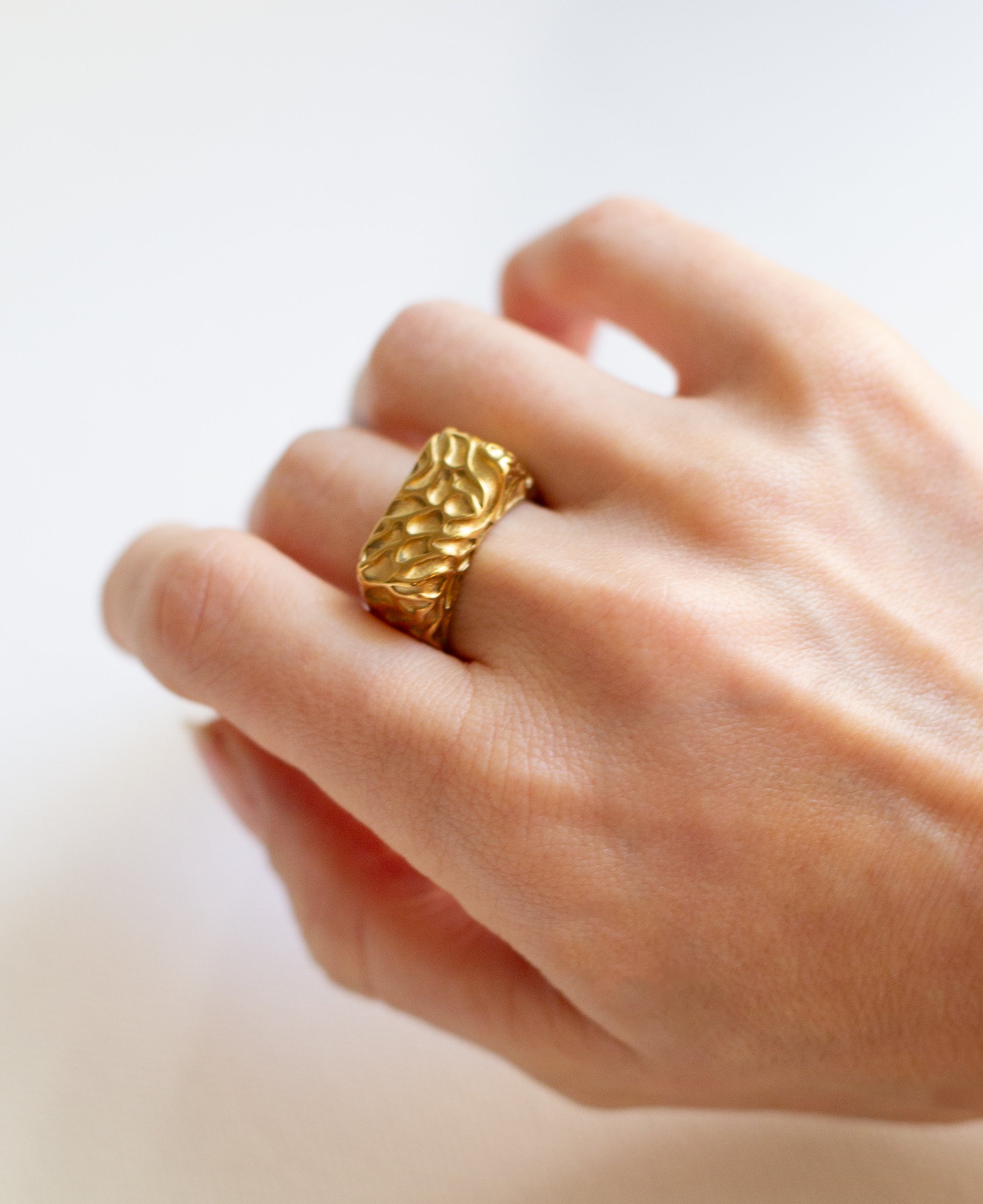 Meteor Impact-18k Gold Ring