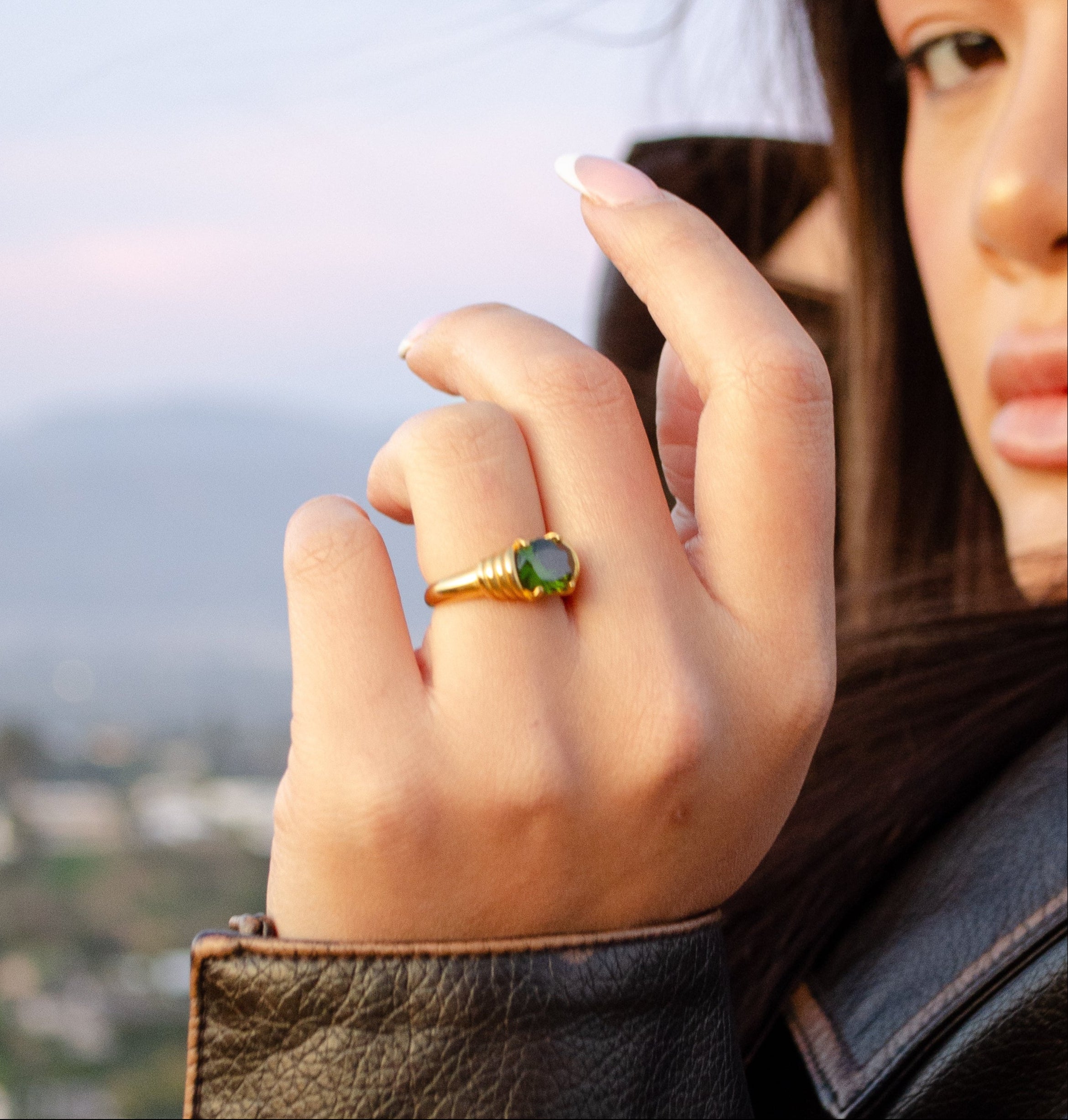Venus Trap Ring-18k Gold Green Stone